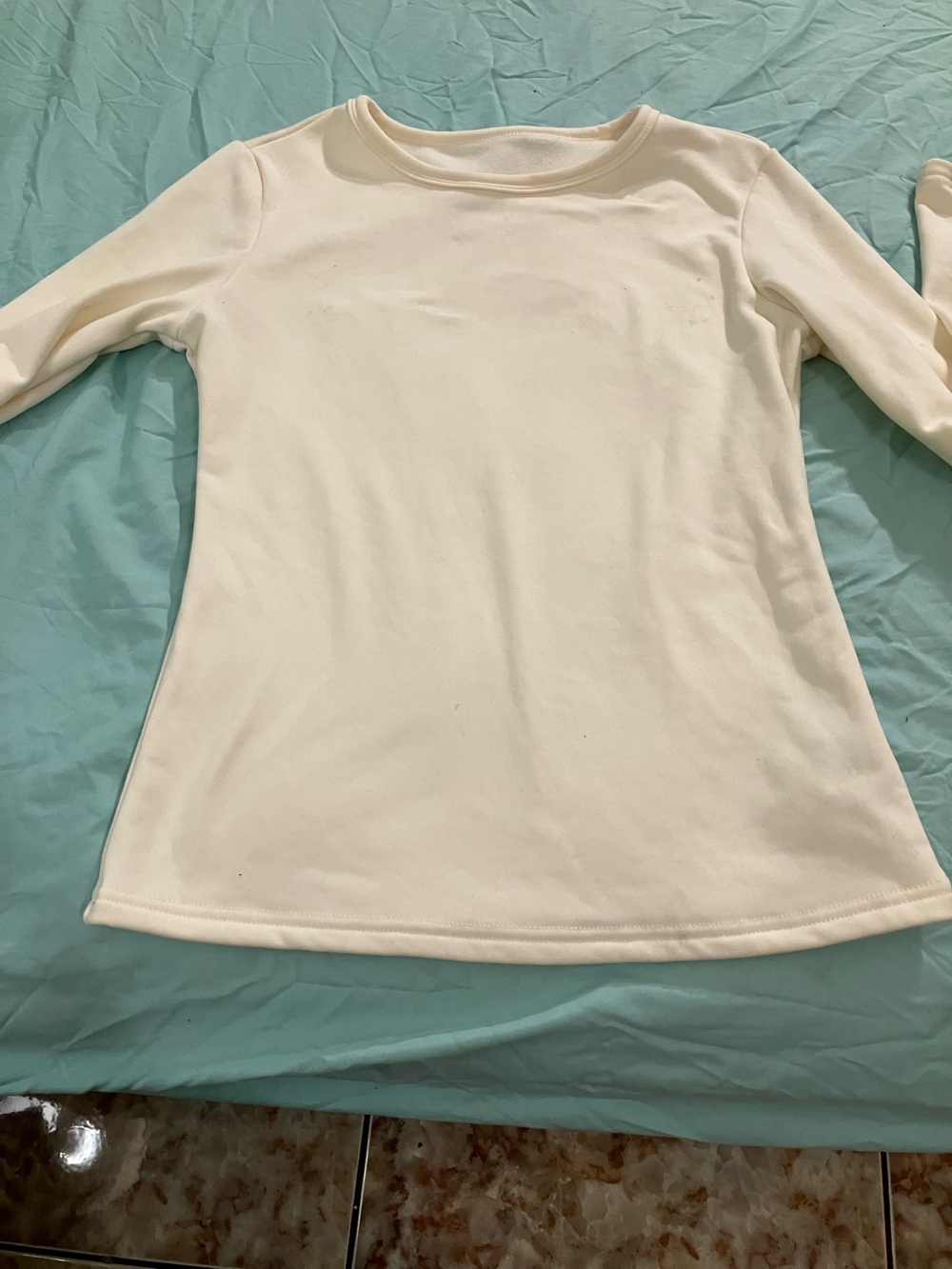Kids Cream Long-Sleeve Basic Tee